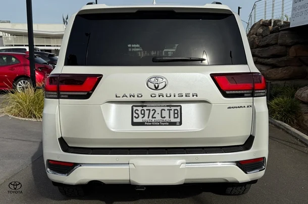 2022 Toyota Landcruiser Sahara ZX image 5
