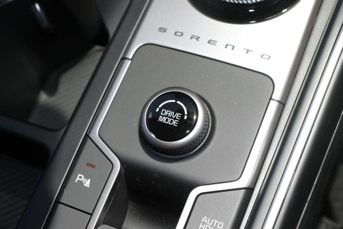 2025 Kia Sorento S Auto MY25 image 17