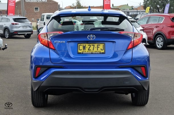 2020 Toyota C-HR Standard 2WD image 5