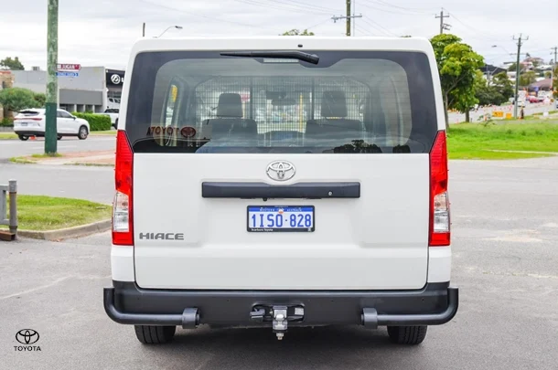 2021 Toyota Hiace LWB image 5