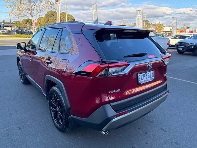 2023 Toyota Rav4 Hybrid Cruiser 2WD image 5