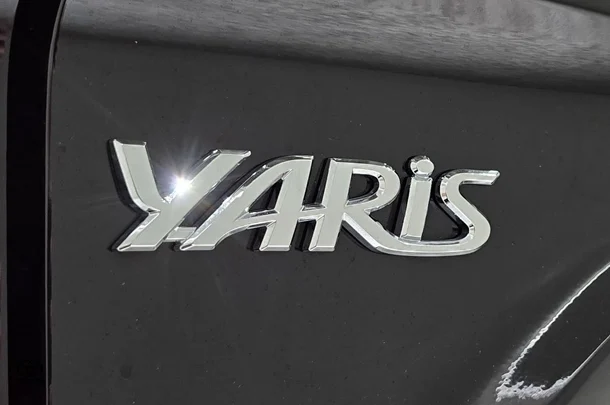 2024 Toyota Yaris HB Hybrid Ascent Sport image 9