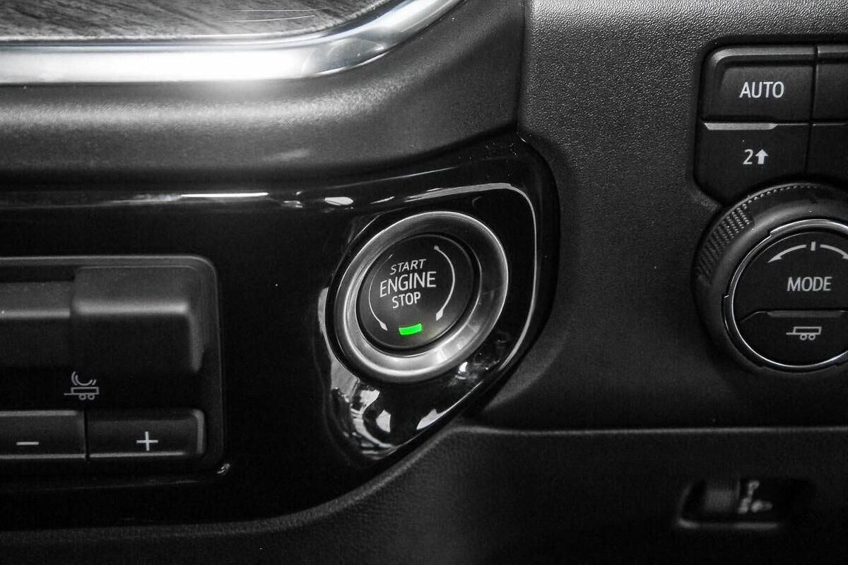 2024 Chevrolet Silverado HD LTZ Premium W/Tech Pack Auto 4x4 MY24 image 12