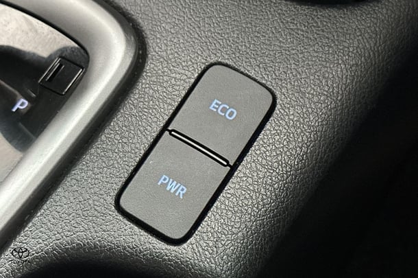 2022 Toyota Hilux SR5 image 26