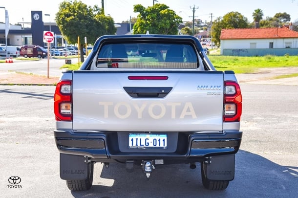 2024 Toyota HILUX SR5 image 5