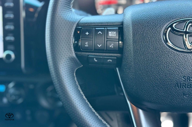 2024 Toyota Hilux GR-S image 17