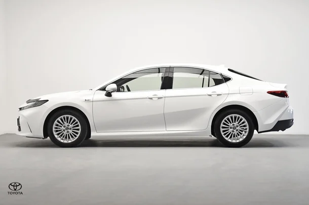 2024 Toyota Camry Hybrid Ascent Sport image 4