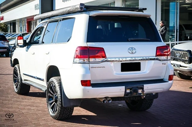 2019 Toyota Landcruiser Sahara image 6