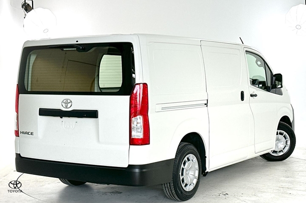 2021 Toyota Hiace LWB image 10