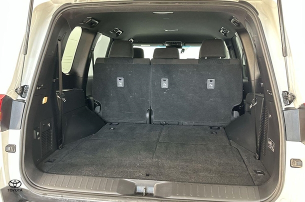 2023 Toyota Landcruiser GXL image 35