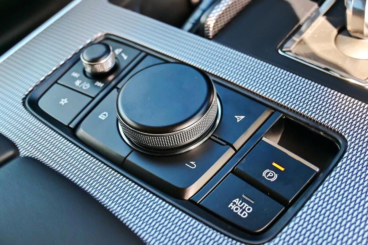 2024 Mazda CX-60 P50e Evolve KH Series Auto i-ACTIV AWD image 18