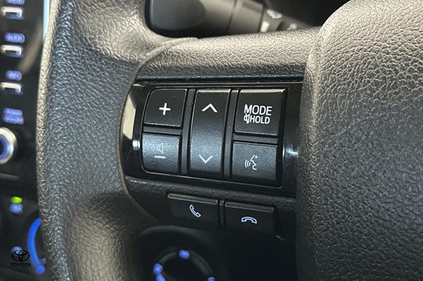 2020 Toyota Hilux SR image 20