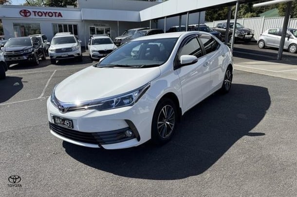 2019 Toyota Corolla Hatch SX image 3