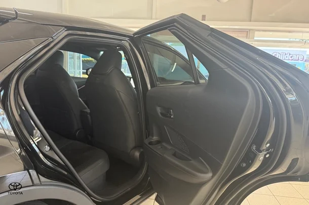 2023 Toyota C-HR Hybrid GR-S image 15