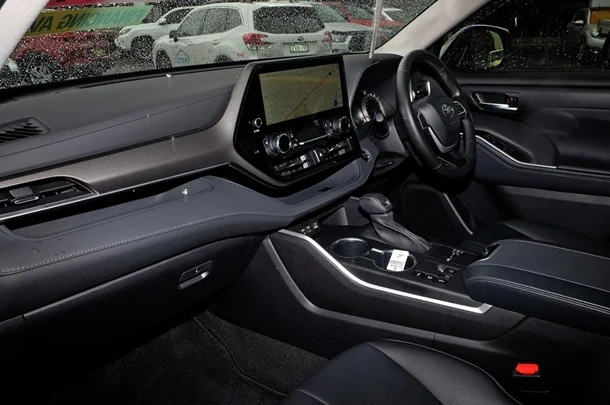 2023 Toyota KLUGER HYBRID GXL AWD image 8