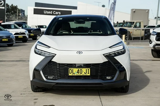 2024 Toyota C-HR Hybrid Koba 2WD image 4