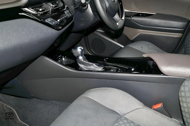 2022 Toyota C-HR Hybrid Koba 2WD image 16