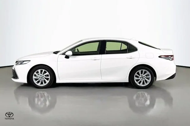 2023 Toyota Camry Ascent image 5