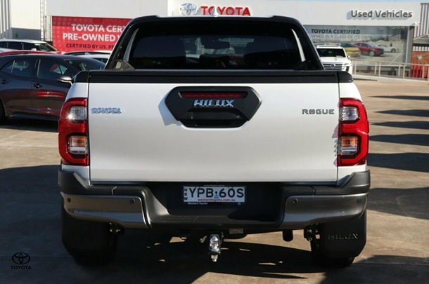 2024 Toyota Hilux 4x4 Rogue image 18