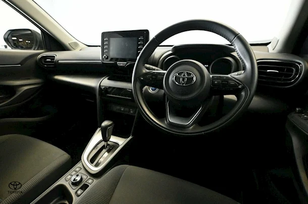 2023 Toyota Yaris Cross Hybrid GX image 15