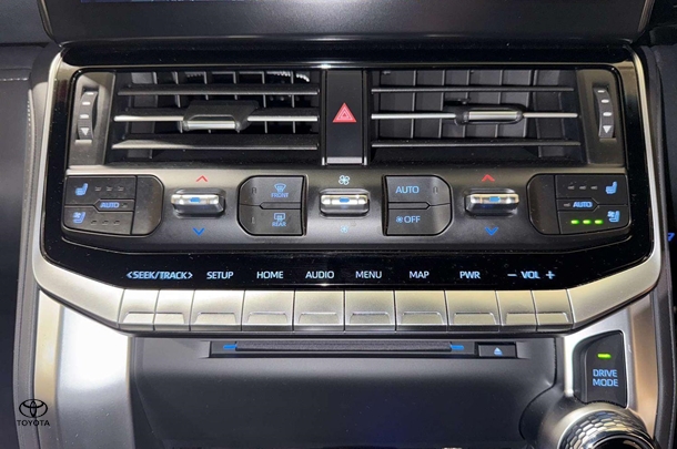 2022 Toyota Landcruiser VX image 23