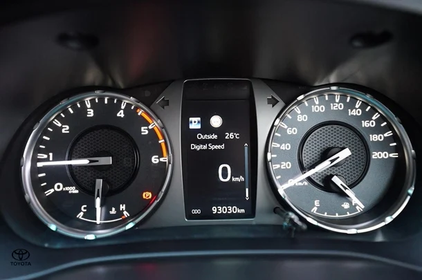 2021 Toyota Hilux 4x4 SR5 image 8