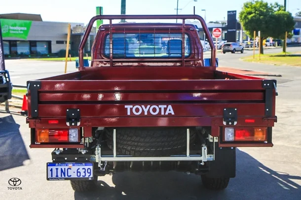2024 Toyota LC Military GXL image 2