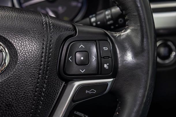2016 Toyota KLUGER AWD GRANDE image 24