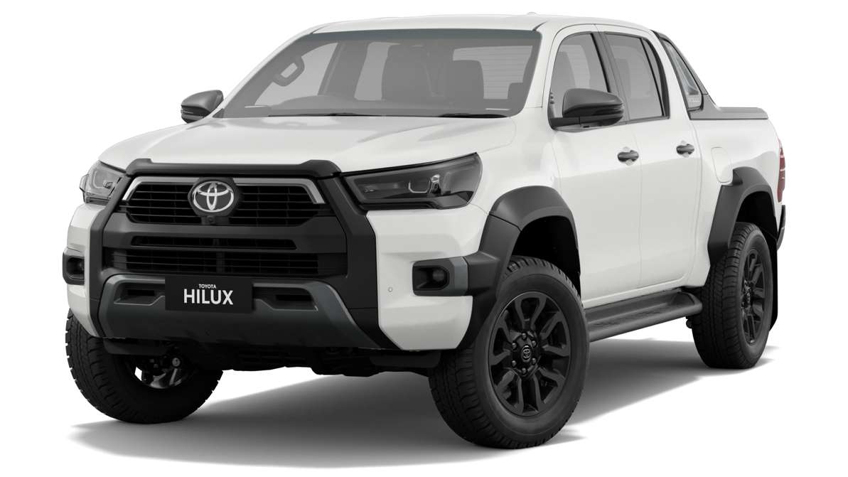 2024 Toyota Hilux 4x4 Rogue 48V Double-Cab Pick-Up image 4