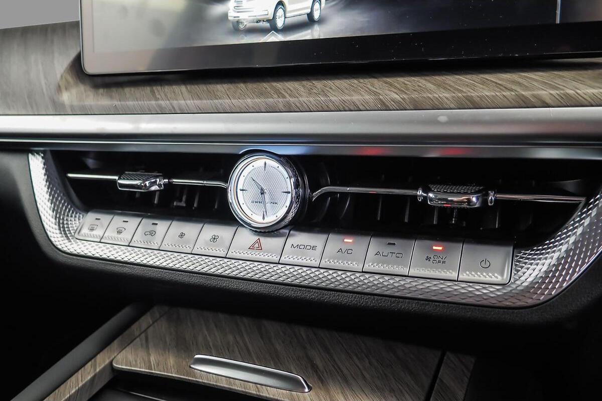 2024 GWM Tank 500 Lux Hybrid Auto 4WD image 25