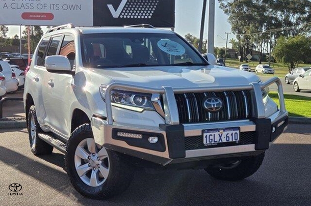 2017 Toyota Prado GXL image 12