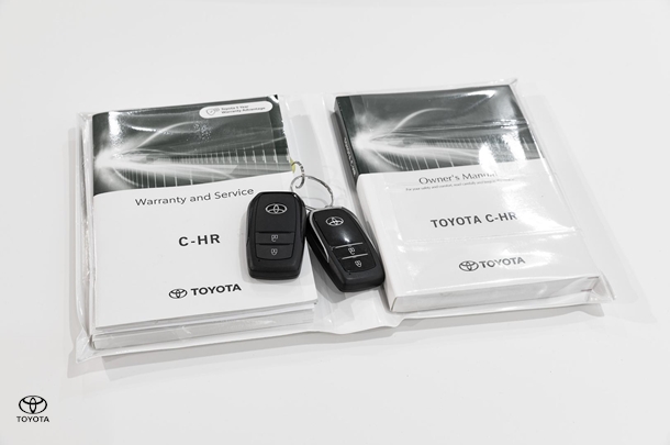 2023 Toyota C-HR Hybrid GXL-2WD image 27