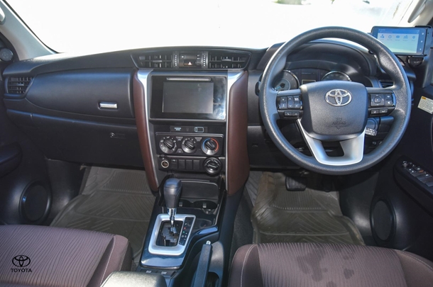 2019 Toyota Fortuner GX image 19
