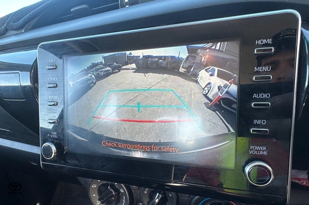 2022 Toyota Hilux SR image 23