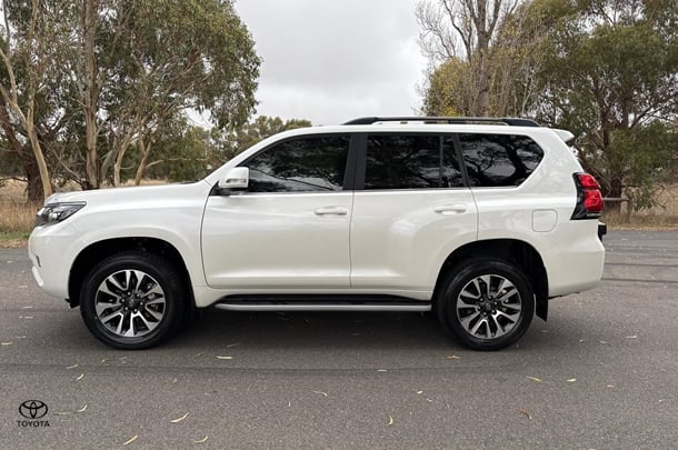 2021 Toyota Prado VX image 4