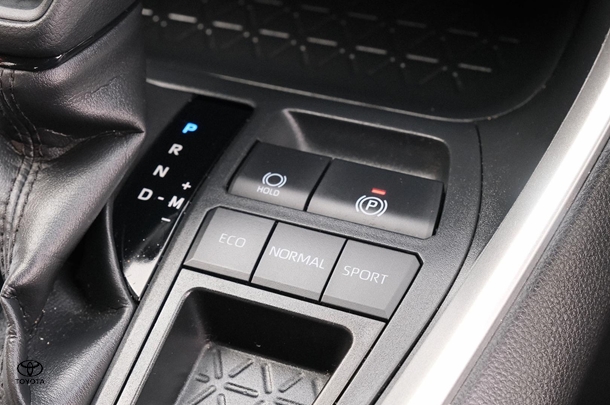 2022 Toyota RAV4 GX-2WD image 18