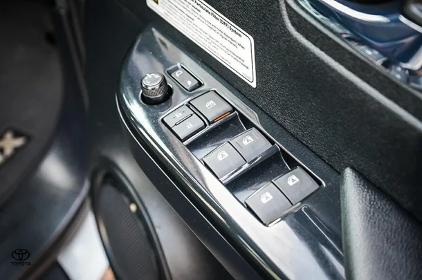 2021 Toyota Hilux 4x4 Rogue image 14