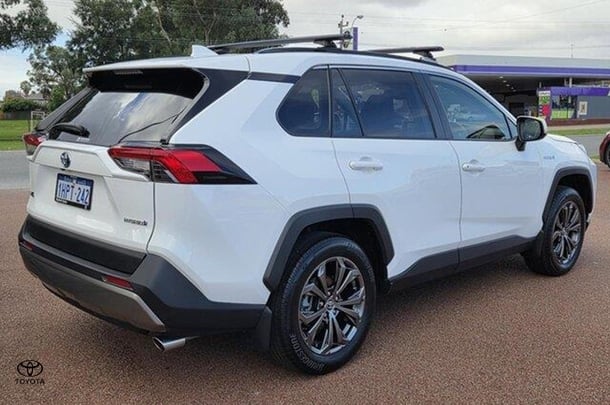 2021 Toyota RAV4 Hybrid GXL-2WD image 3