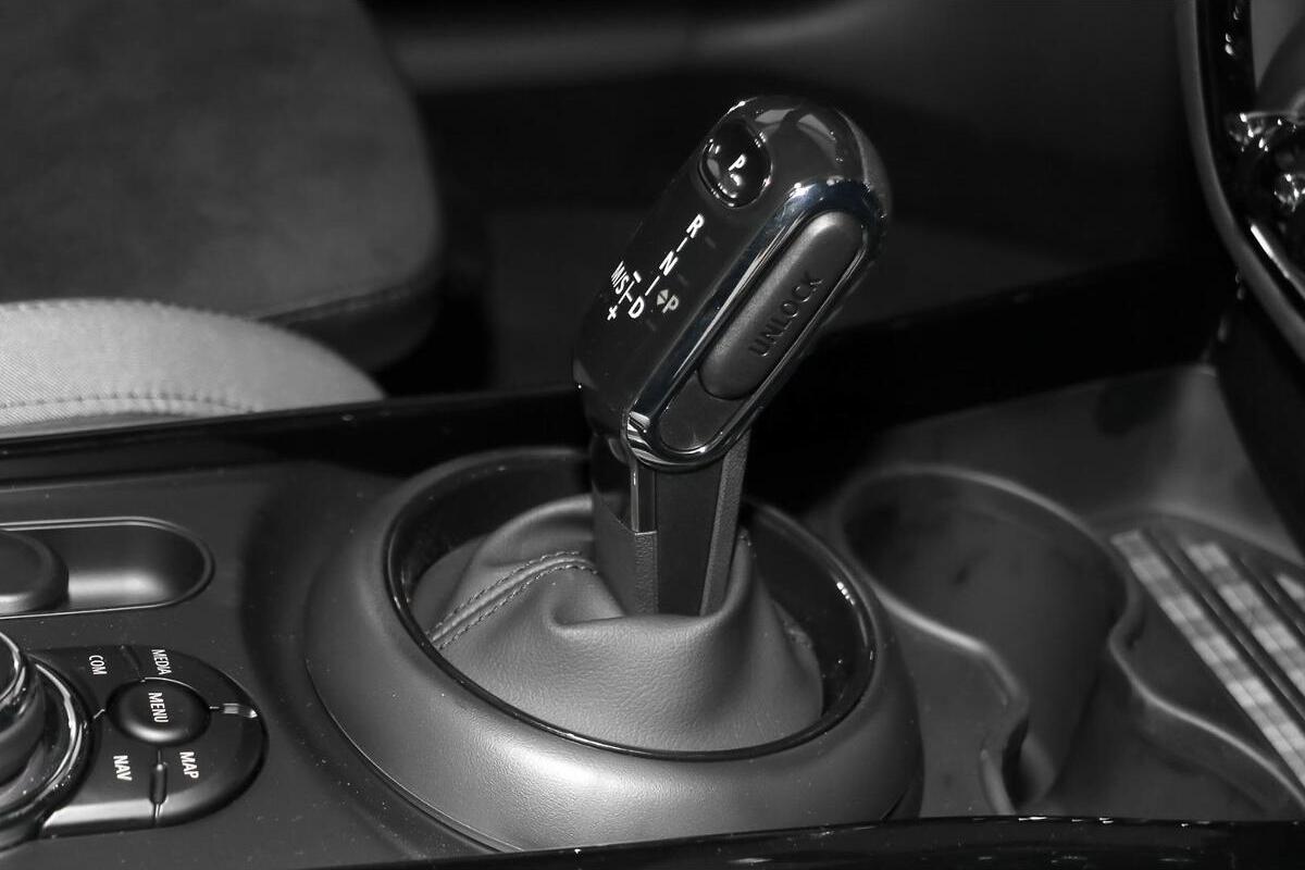 2024 MINI Clubman John Cooper Works Essential Auto ALL4 image 18