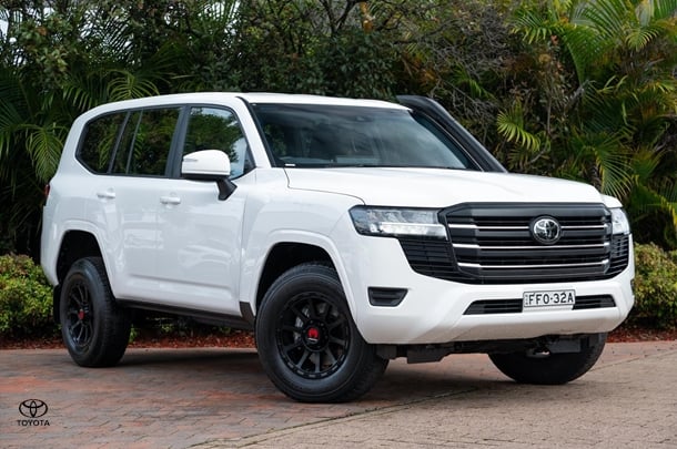 2023 TOYOTA Landcruiser GX image 1
