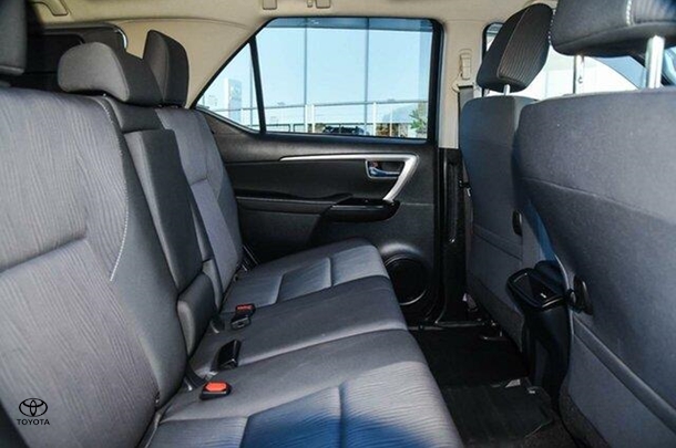 2023 Toyota Fortuner GXL image 8