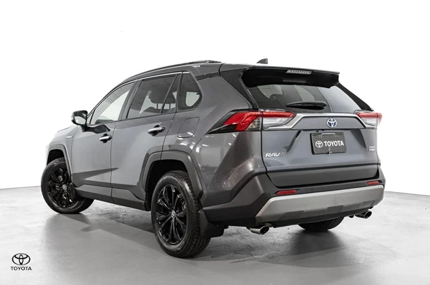 2023 Toyota RAV4 Hybrid Cruiser-AWD image 5