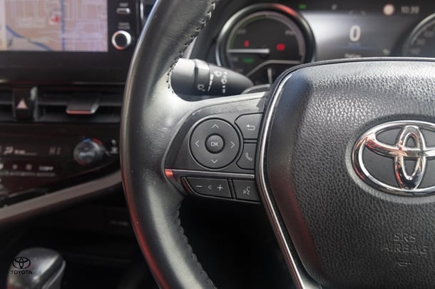 2021 Toyota Camry Hybrid SX image 11