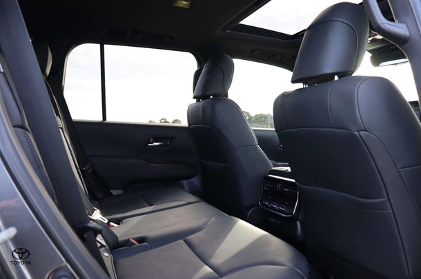2022 Toyota Landcruiser VX image 22