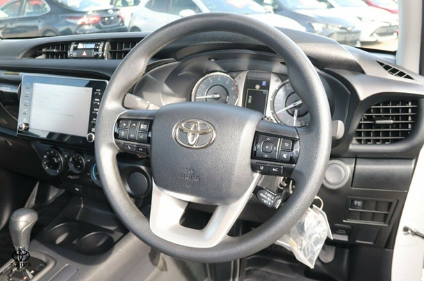 2024 Toyota Hilux 4x2 Workmate image 6