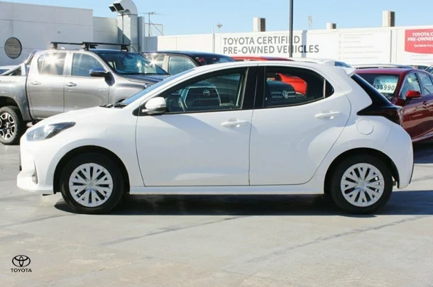 2023 Toyota Yaris Ascent Sport image 5