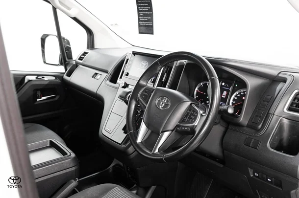 2022 Toyota Granvia Standard image 18