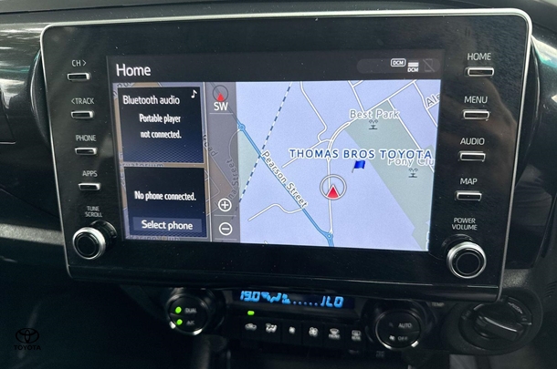 2023 Toyota Hilux SR5 image 18