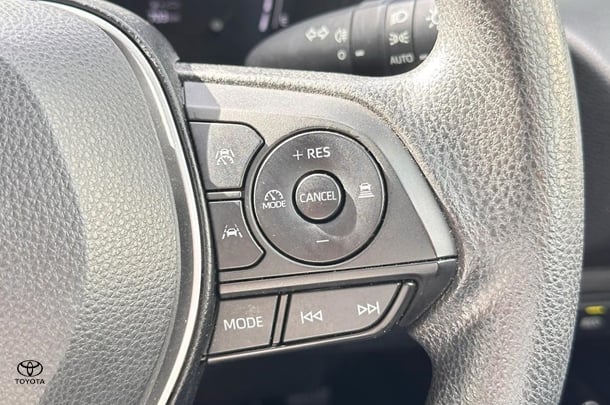 2022 Toyota Corolla Hatch Hybrid Ascent Sport image 16