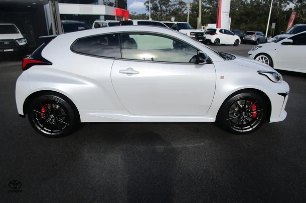 2022 Toyota GR Yaris GR image 2